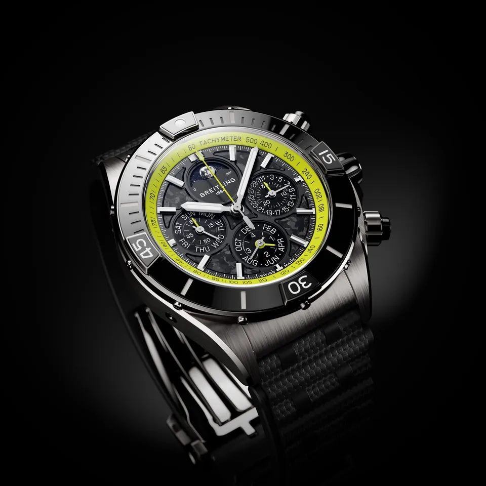 Breitling Super Chronomat B19 44 Perpetual Calendar Chronograph con esfera de fibra de carbono