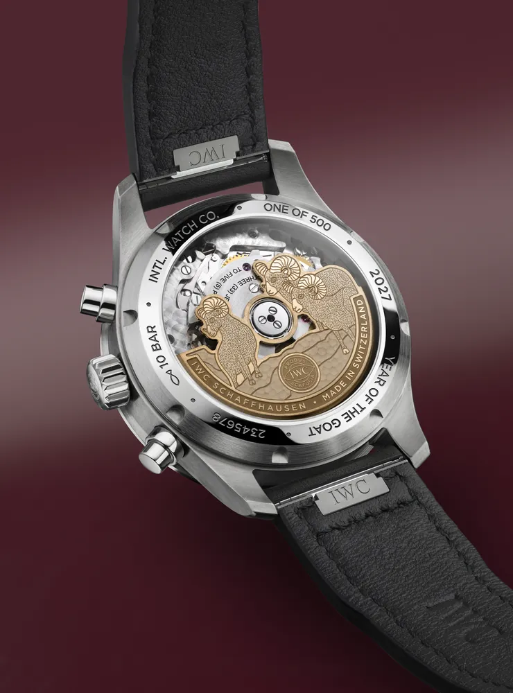 Gehäuseboden des IWC Schaffhausen Chronographen zum Jahr der Ziege mit vergoldetem Rotor und drei Ziegen